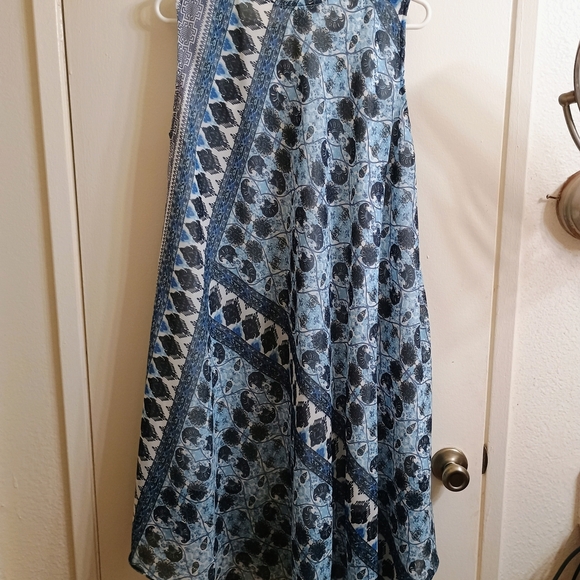 Blue Patterned Sleeveless Dress - Picture 4 of 6